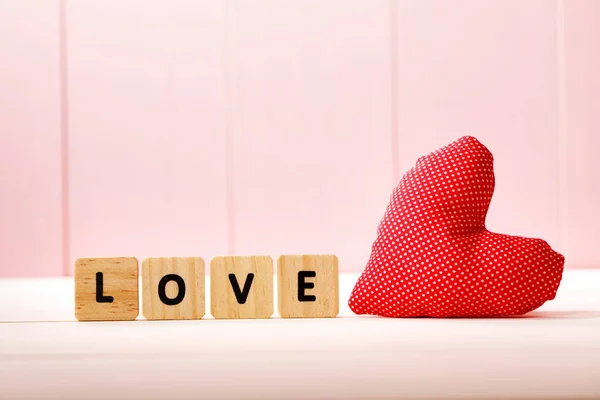 Cuscino cuore con messaggio d'amore — Foto Stock