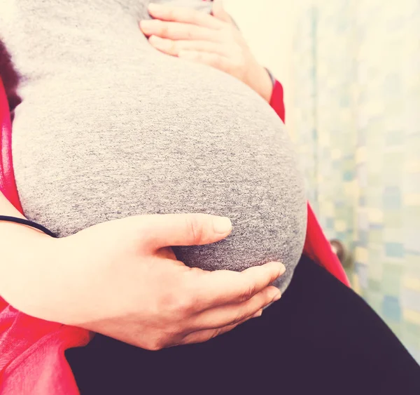 Kobieta w ciąży w szpitalu — Zdjęcie stockowe