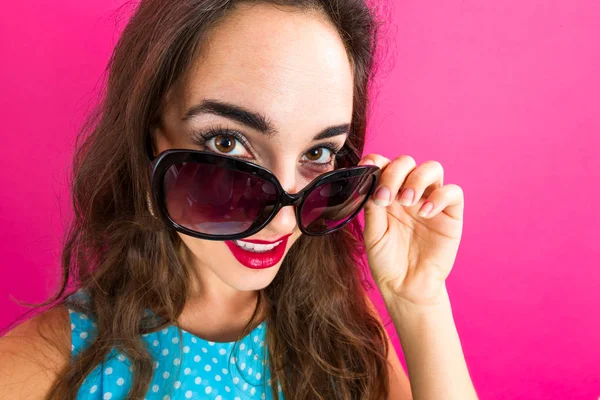 Young woman with sunglasses — Stock Photo, Image