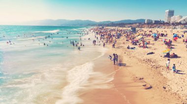 Santa Monica Beach'te insanlar ziyaret