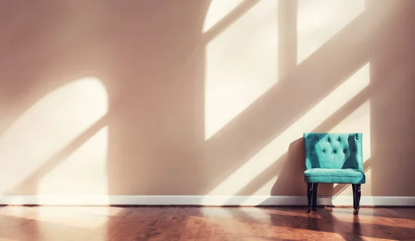 Interieur thuis met turquoise stoel — Stockfoto