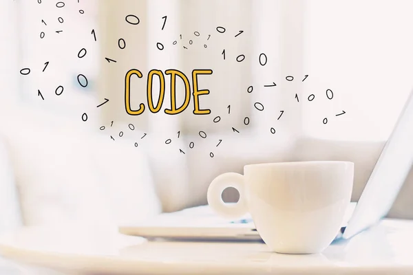 커피 한잔과 함께 코드 개념 — 스톡 사진