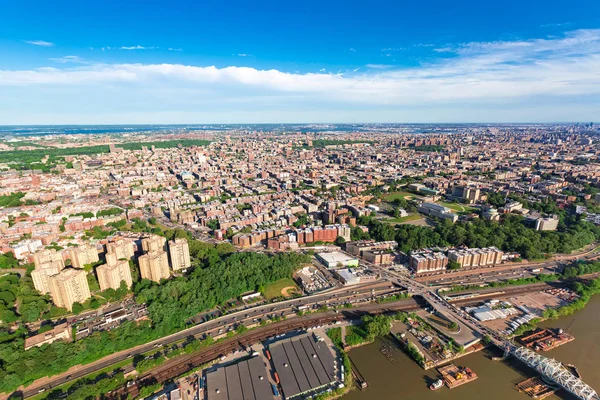 Widok na panoramę miasta, w dzielnicy Bronx — Zdjęcie stockowe