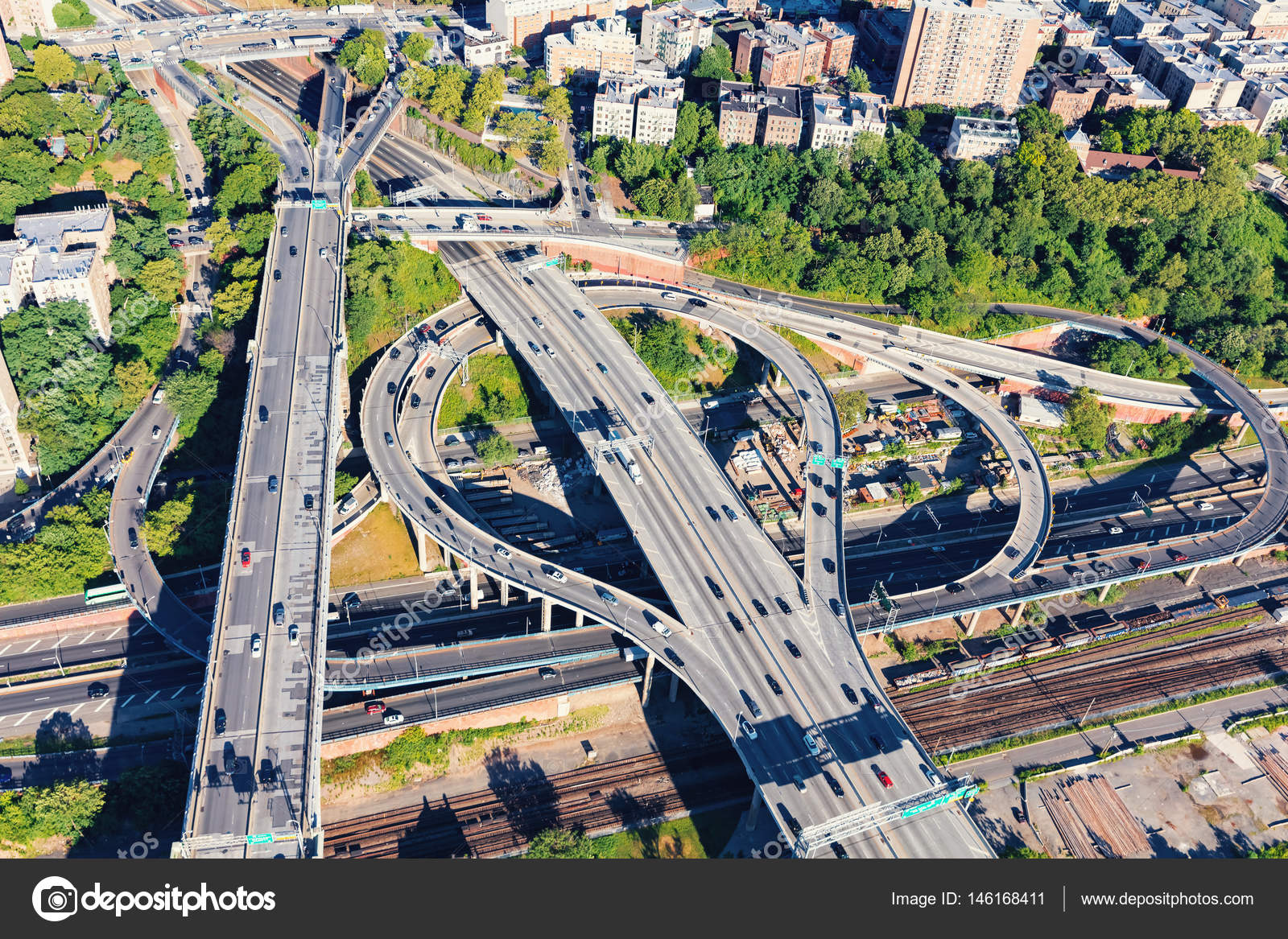 Autoestrada intersecção no Bronx fotos, imagens de © Melpomene 146168411