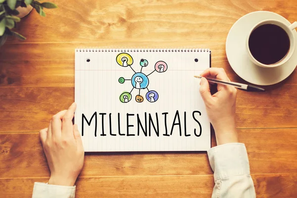 Kalem tutan kişi ile Millennials metin