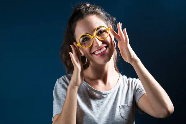 Feliz joven mujer — Foto de Stock