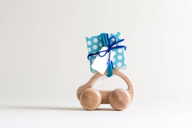 Oyuncak araba taşıma hediye kutusu