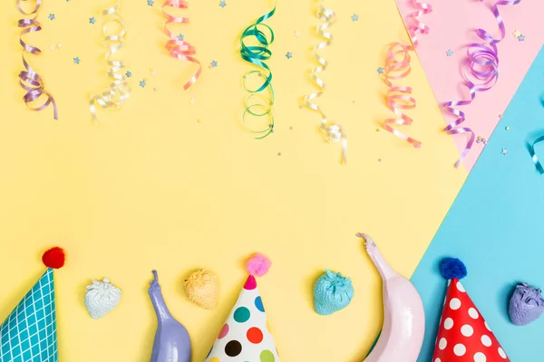 Partythema mit Hüten und Früchten — Stockfoto