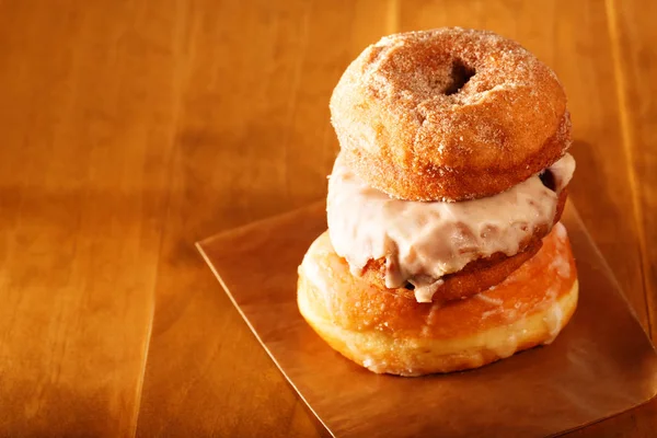 Zoete Donuts traktatie — Stockfoto