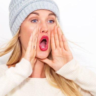 genç kadın bağırmak