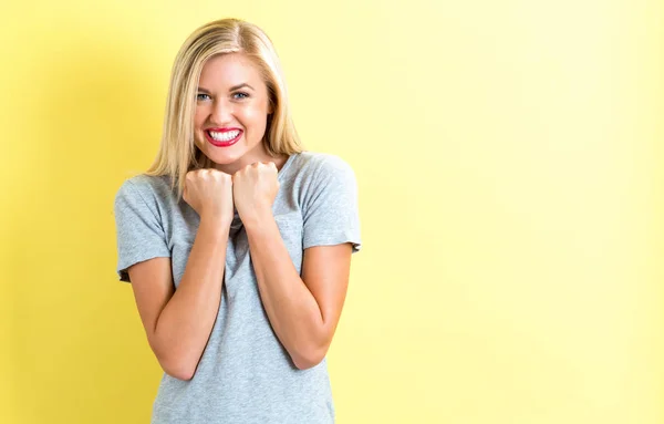 Feliz joven mujer — Foto de Stock