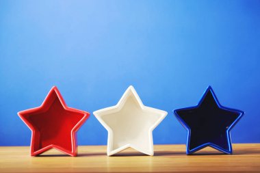 4 Temmuz süslemeleri mavi zemin üzerine