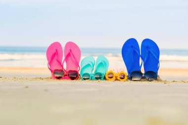 Plaj renkli sandalet