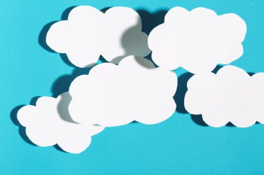 Keskin gölge ile kağıt bulut