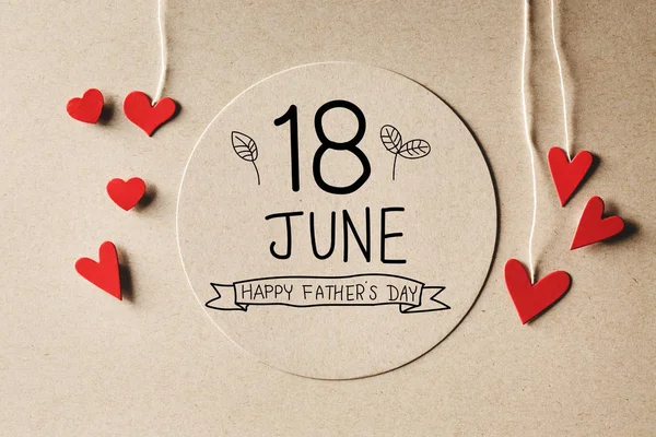 18 juin Message de la fête des Pères heureux avec de petits cœurs — Photo