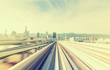 Kobe Portliner monoray hattı üzerinden yüksek hızlı teknoloji kavramı