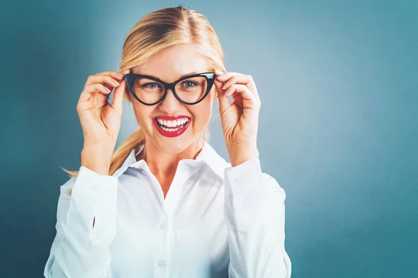 Feliz joven mujer — Foto de Stock