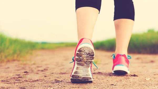 Runner jogging at the sand — Stock Photo, Image