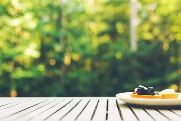 Desserter med skog bakgrund — Stockfoto