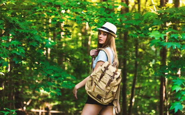 Cappello donna in estate — Foto Stock