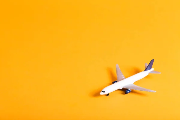 Aereo bianco in miniatura — Foto Stock