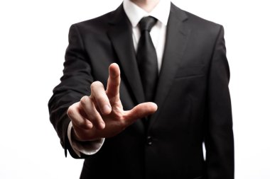 İşadamı parmağını gösterdi.