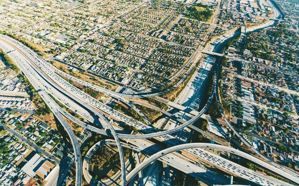 Massive Autobahnkreuzung in La — Stockfoto