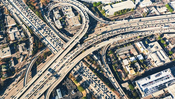 Intersección de carreteras masivas en Los Ángeles —  Fotos de Stock