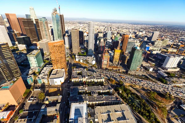 Vue aérienne d'un centre-ville LA — Photo