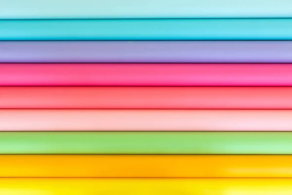 Rouleaux lumineux colorés d'un papier — Photo