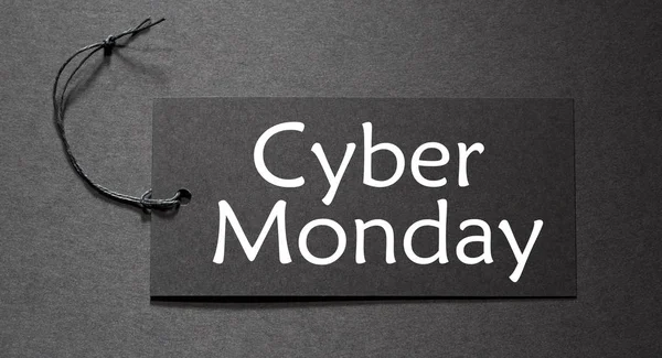 Texte Cyber Monday sur une étiquette noire — Photo