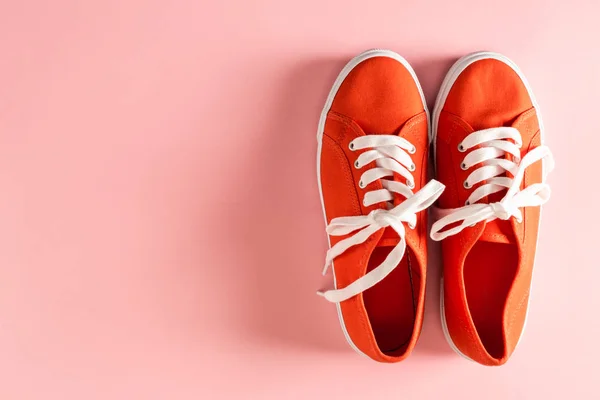 Sneakers classiche rosse — Foto Stock