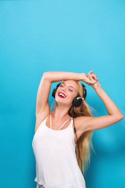 genç kızla mutlu: kulaklıklar