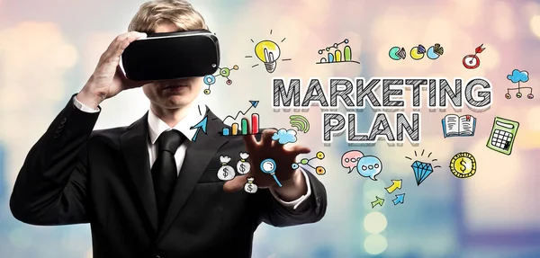 Marketing Plan tekst met zakenman met behulp van een virtuele realiteit — Stockfoto