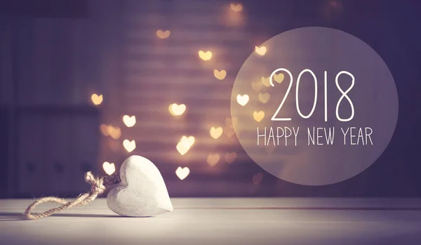 Mensaje de Año Nuevo 2018 con un corazón blanco —  Fotos de Stock