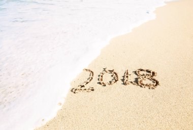 2018 tropik sahilde kutluyor
