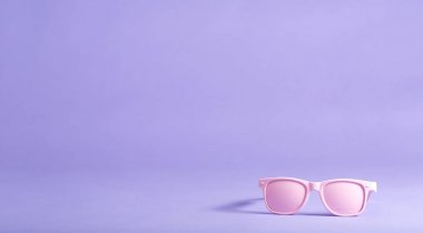 Çekim tonları parlak bir arka plan üzerinde