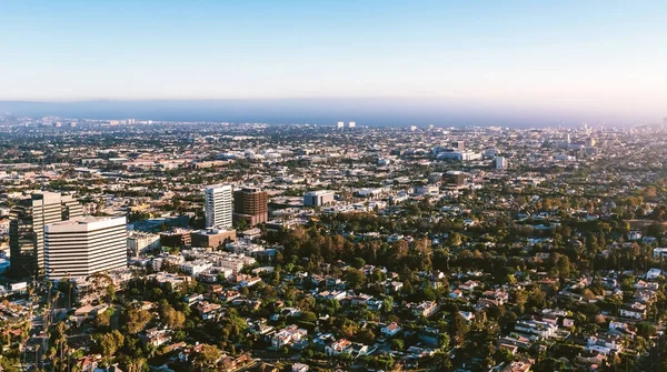 A közelben Wilshire Blvd, Westwood, La-ben az épületek légi felvétel — Stock Fotó