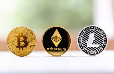 Bitcoin, ethereum ve litecoin demir