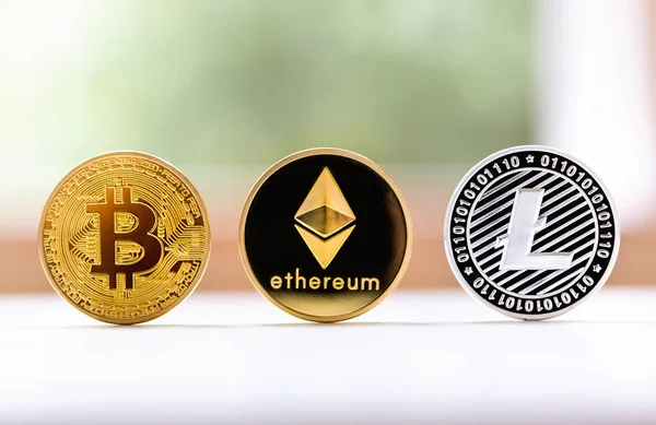 Bitcoin, ethereum ve litecoin demir
