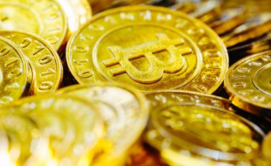 Altın bitcoins yığını