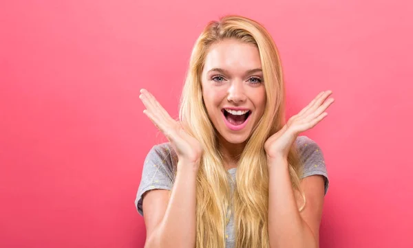 Feliz joven mujer — Foto de Stock