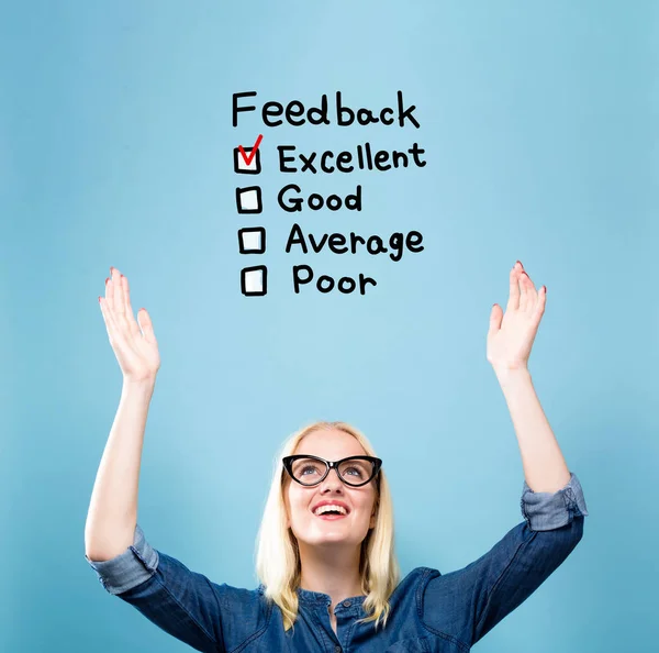 Feedback con giovane donna — Foto Stock