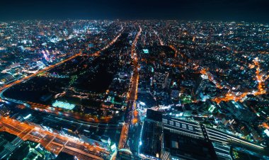 Osaka, Japonya Hava görünümünü geceleri