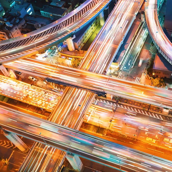 Vista aérea de um cruzamento de rodovias em Osaka, Japão — Fotografia de Stock