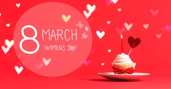 Mensaje del Día de la Mujer con cupcake y corazón — Foto de Stock
