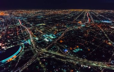 Los Angeles büyük bir otoyol havadan görünümü