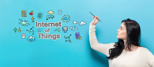 Internet of Things met jonge vrouw met een pen — Stockfoto