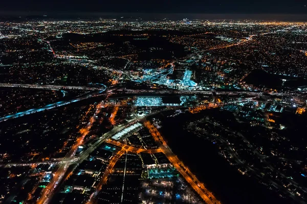 Flygfoto över en massiv motorväg i Los Angeles — Stockfoto