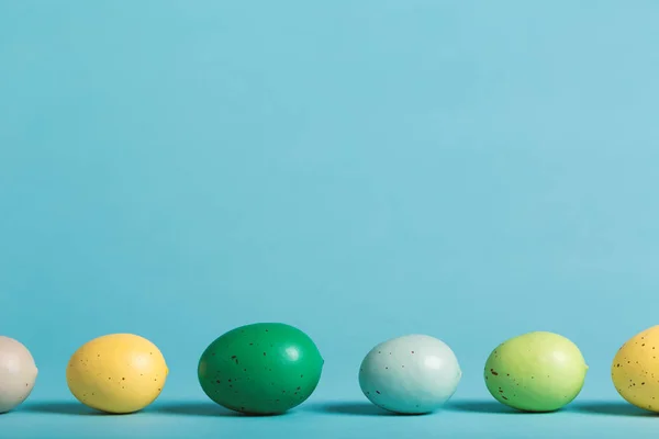 Tema de vacaciones de Pascua con huevos ornamentales —  Fotos de Stock